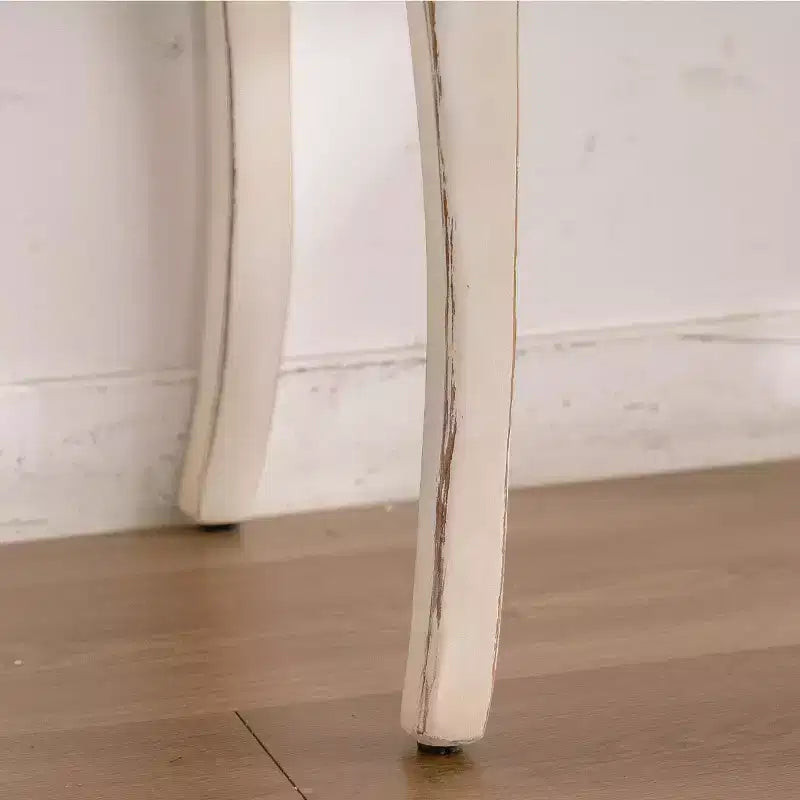 Console de campagne française avec détails sculptés et pieds courbés