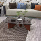Table Basse Collection avec Plateau en Verre Triangulaire et Base en Frêne Brillant pour la Maison, le Salon, le Bureau
