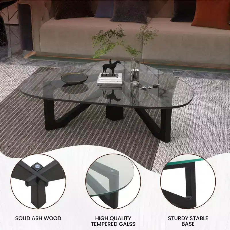 Table Basse Collection avec Plateau en Verre Triangulaire et Base en Frêne Brillant pour la Maison, le Salon, le Bureau